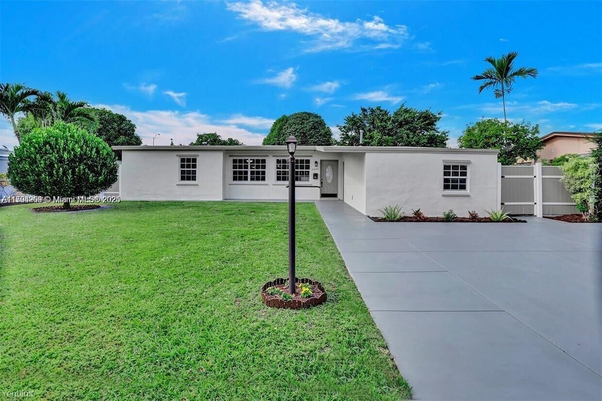 Primary Photo - 6480 W 13th Ct