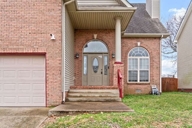 Foto del edificio - Pet Friendly Three Bedroom with Bonus!