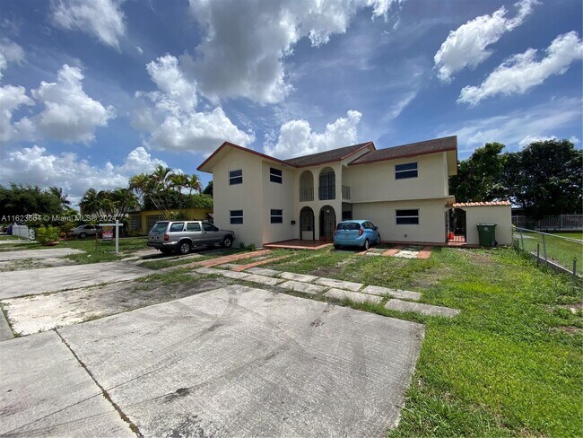 Building Photo - 1491 E 8th Ave