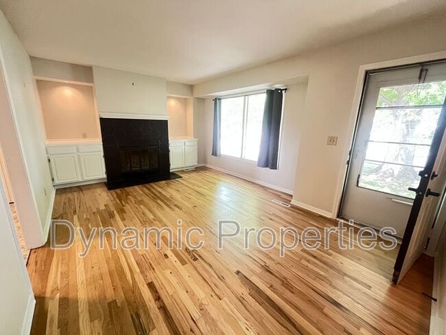 Building Photo - 3323 S 126th St