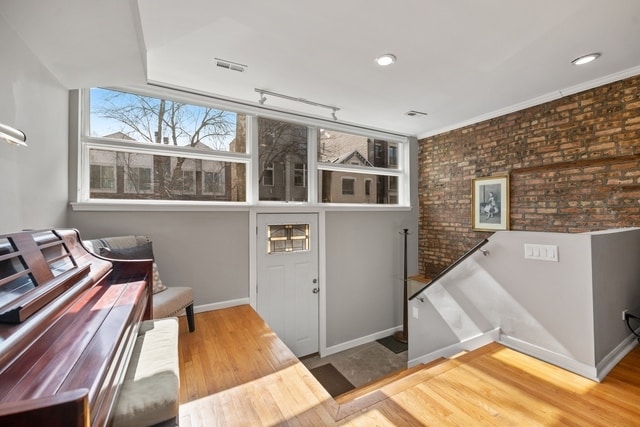 Foto del edificio - 1340 N Wolcott Ave