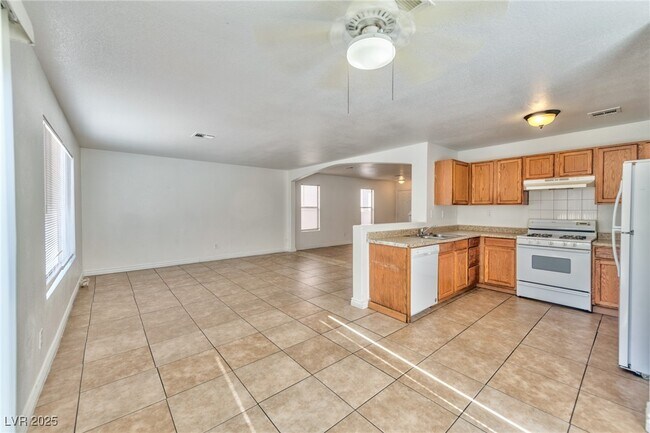 Building Photo - 6348 Kenny Heights Ct