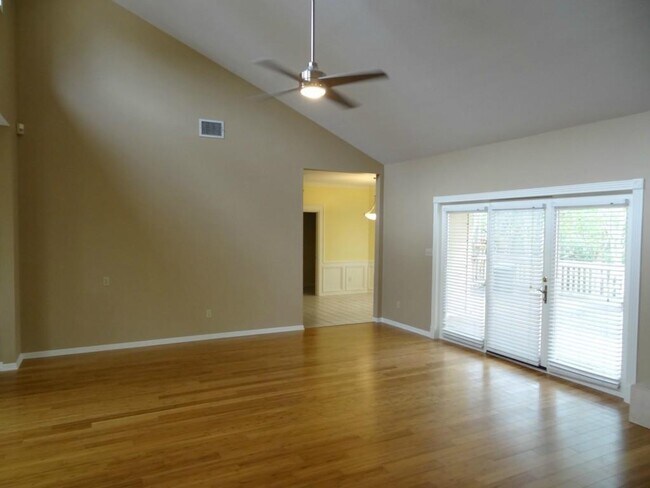 Building Photo - 10902 D-K Ranch Rd