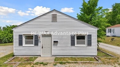 Building Photo - 422 Longwood Ave