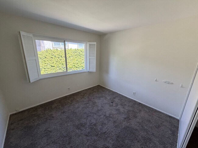Building Photo - 3 Bedroom Home with Private Patio and Garage in Canyon Park Community