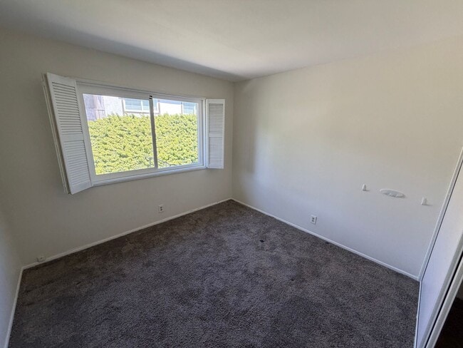 Foto del edificio - 3 Bedroom Home with Private Patio and Garage in Canyon Park Community