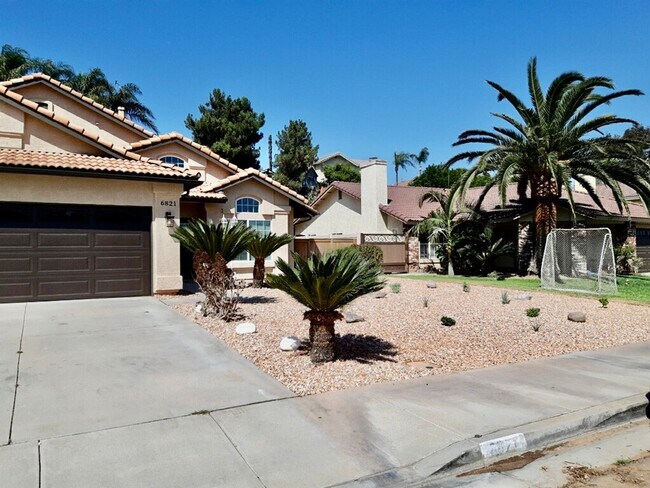 Foto del edificio - Newly Rebuilt 2 Story Home