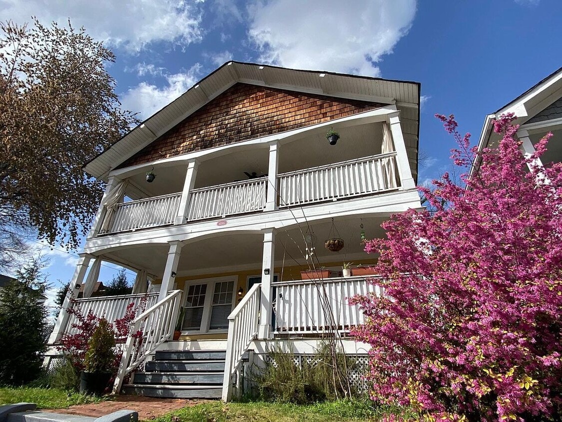 The Duplex on Boulevard Place - Duplex on Boulevard Place