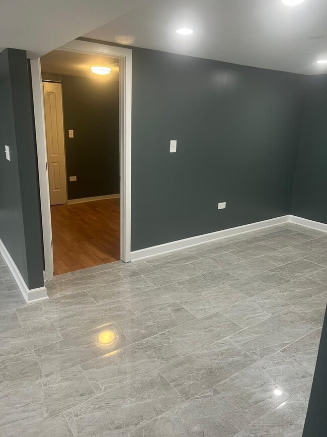 Foto del edificio - 6164 N Hamilton Ave