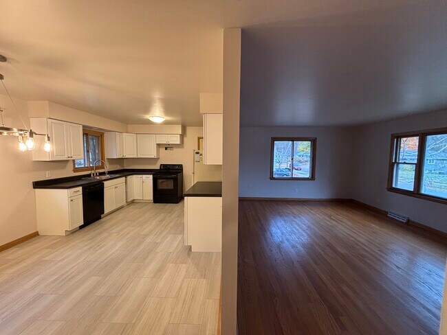 Foto del edificio - 4806 Goldfinch Dr