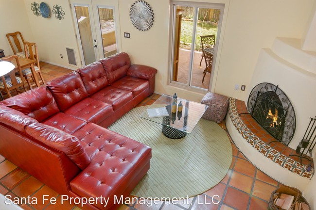 Building Photo - 2 br, 1.5 bath House - 3074 Plaza Blanca