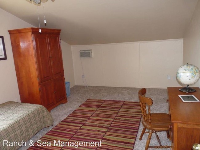 Building Photo - 5 br, 2 bath House - 4650 Huggins st
