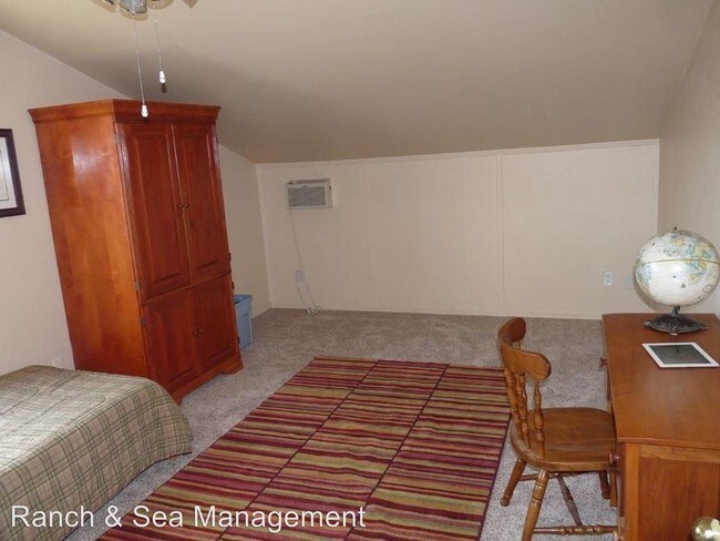 Foto del edificio - 5 br, 2 bath House - 4650 Huggins st