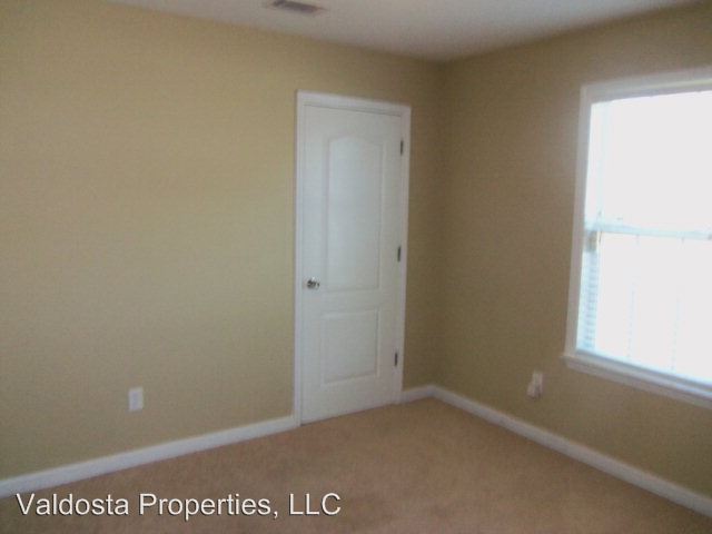 Building Photo - 1801 Hazel Dr