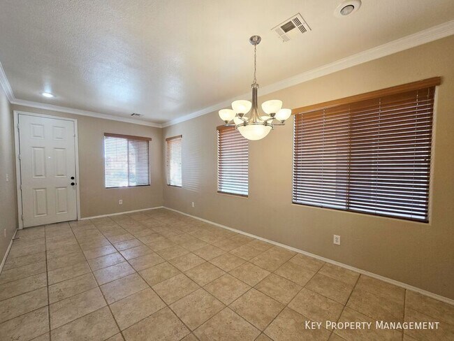 Foto del edificio - 5431 W Hasley Canyon Ave