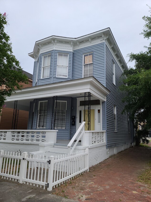 Primary Photo - 319 W 33rd St