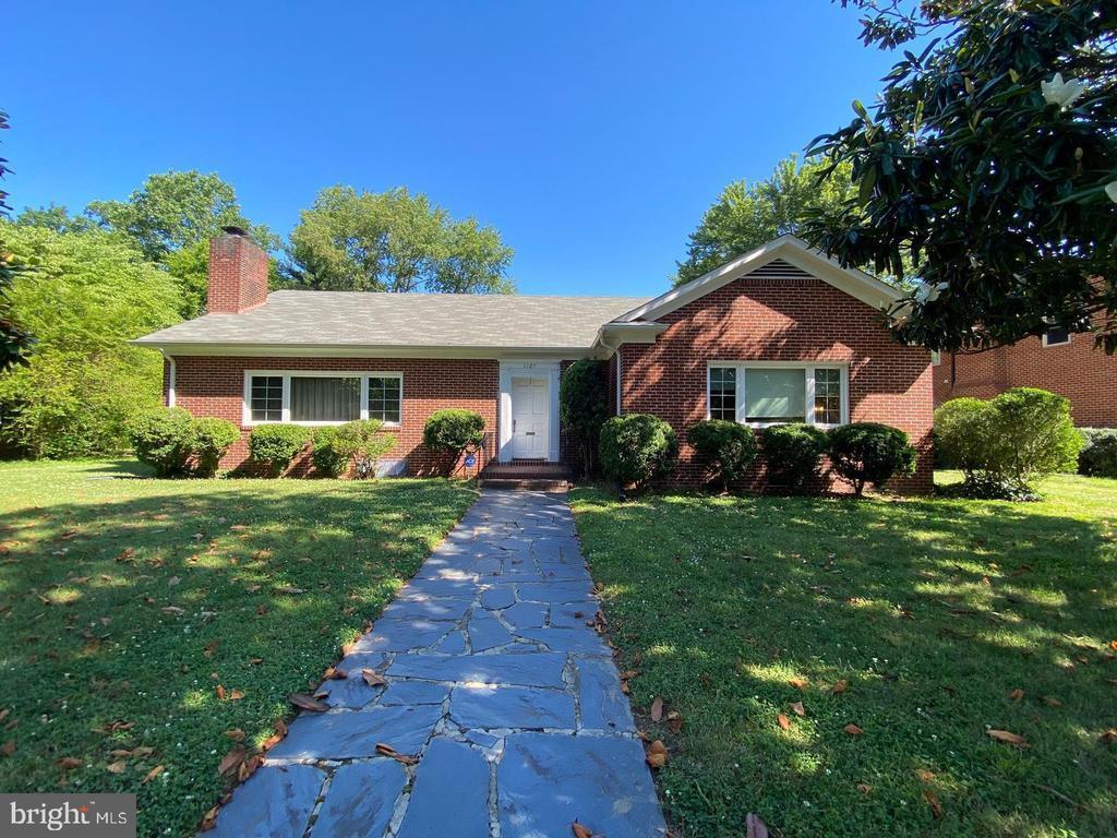 Foto principal - 1127 Hanover St