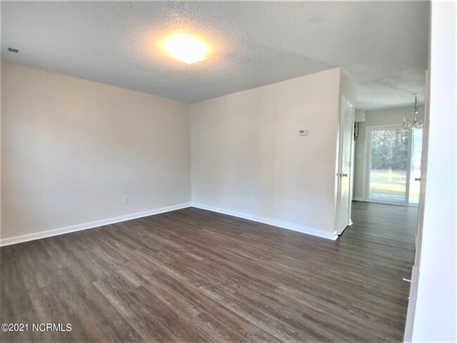 Building Photo - 10 Portwest Townhouses Dr
