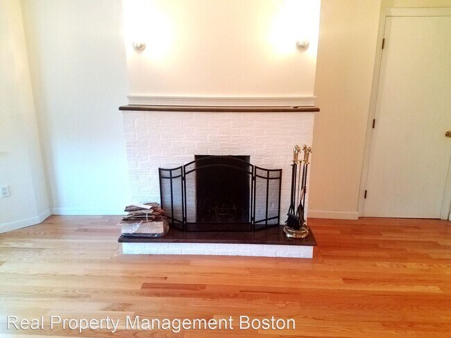 Building Photo - 2 br, 1 bath House - 150 Park St. #1