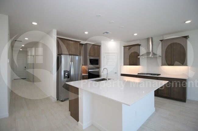 Building Photo - 6842 W Molly Ln