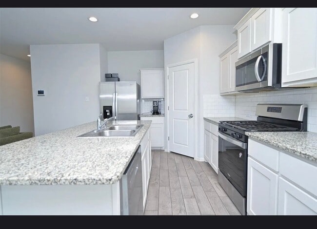 Building Photo - 8621 Angel Gardens Dr