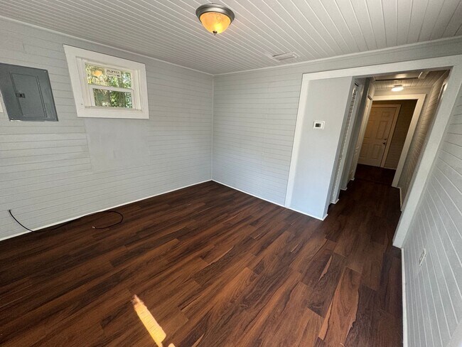 Building Photo - 2/1 Single family home in Grand Park