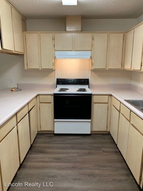 Foto del edificio - 2105 Baytree Rd