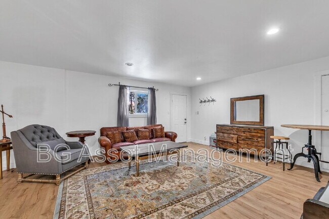 Foto del edificio - 981 Castle Rock Rd