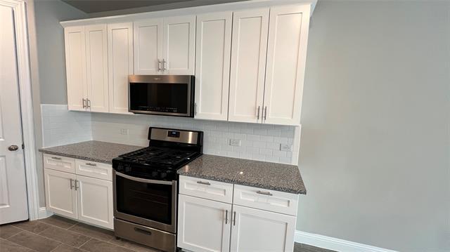 Building Photo - 905 Suma Dr