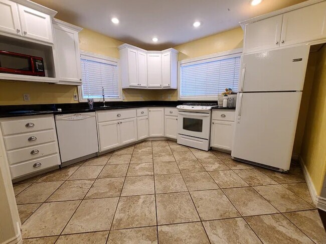 Foto del edificio - 3425 Owen St