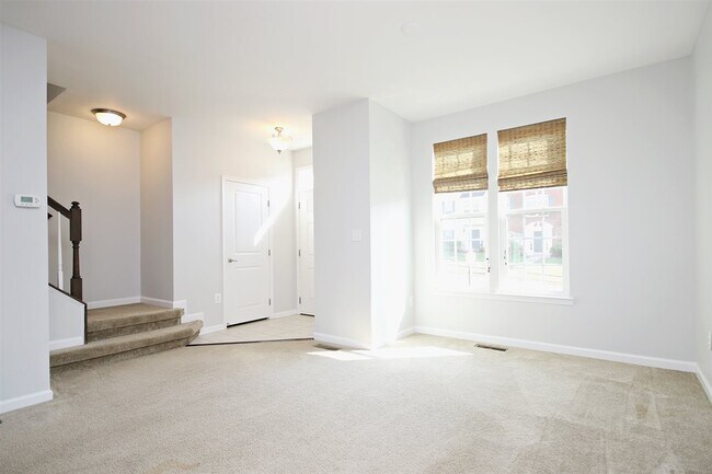 Building Photo - 476 Rolkin Rd