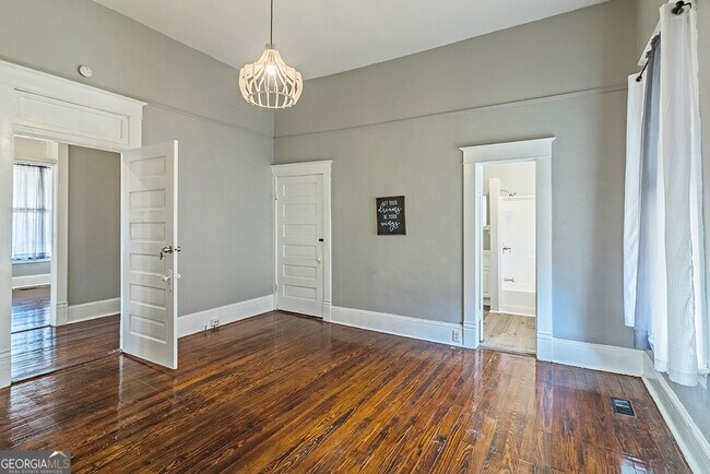 Foto del edificio - 2497 Napier Ave