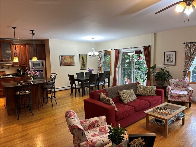 Foto del edificio - 322 E Beech St