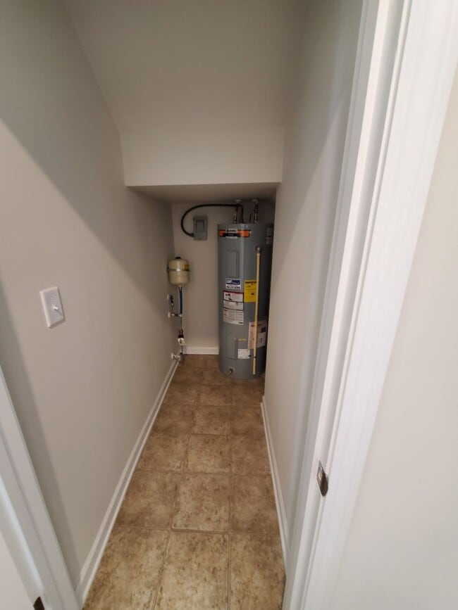 Photo - 3 bedroom townhome in university