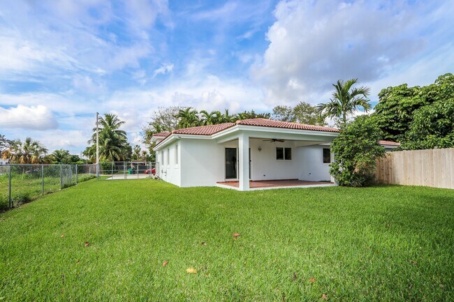 Foto del edificio - 4145 SW 84th Ct