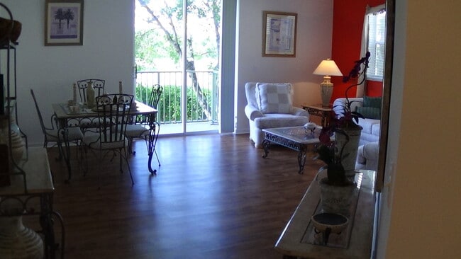 Building Photo - Ask About Our Manager Special!!