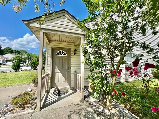 Building Photo - 147 Allyson Dr