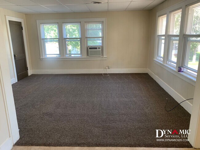 Building Photo - 713-715 W 16th St