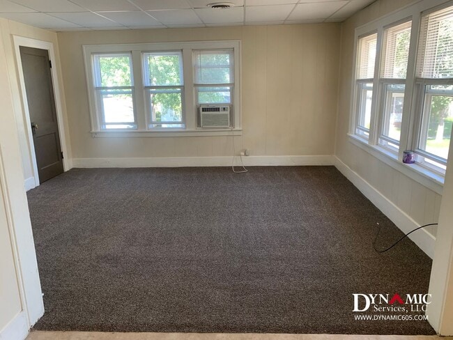 Foto del edificio - 713-715 W 16th St