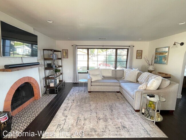 Building Photo - 3 br, 2.5 bath House - 817 Forest Glen Drive