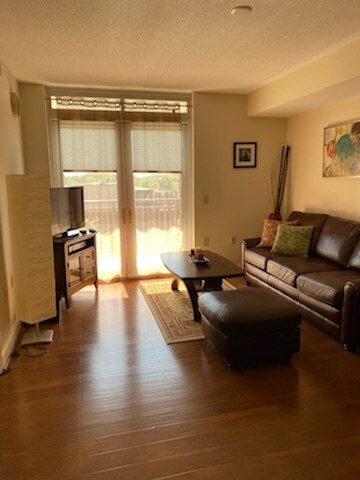 Foto principal - 11760 Sunrise Valley Dr