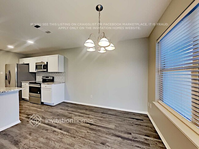 Foto del edificio - 3724 Periwinkle Dr