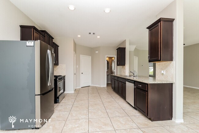 Foto del edificio - 23739 Via Maria Dr