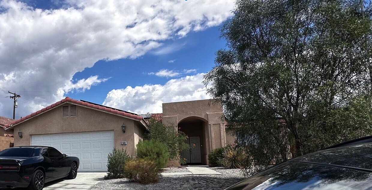 Foto principal - 12800 Miracle Hill Rd