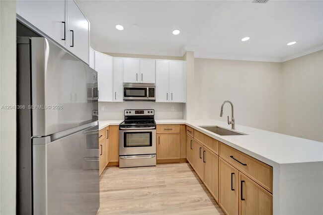 Foto del edificio - 17620 NW 73rd Ave