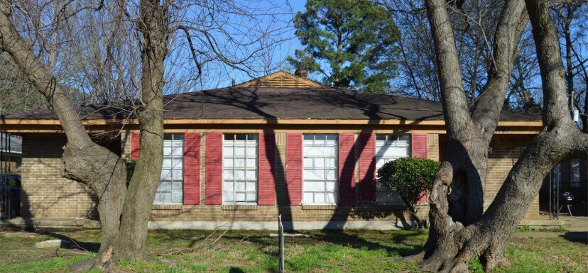 Primary Photo - 3240 Forest Glen St