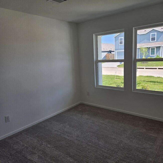 Foto del edificio - 25415 Birch St