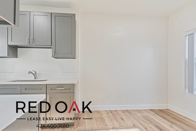 Building Photo - 974 S Gramercy Pl