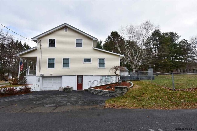Foto del edificio - 65 Williams Rd
