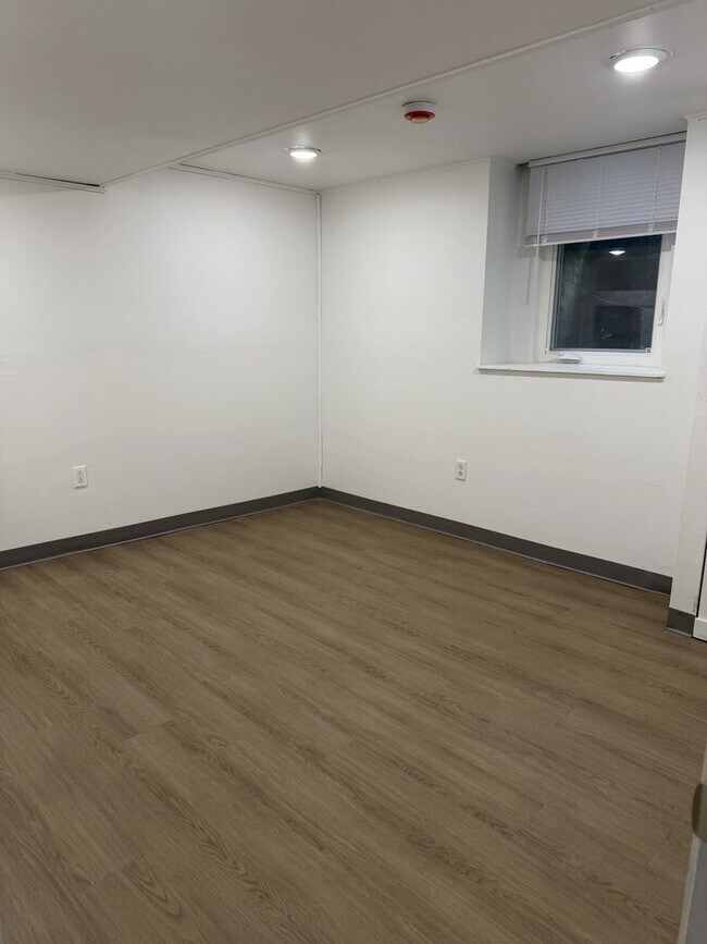 Foto del edificio - 226 S Lucas St
